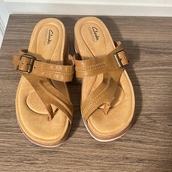 CLARKS WOMEN BRYNN MADI BROWN LEATHER THONG OPEN TOE IN SIZE 9 M - Picture 2 of 5